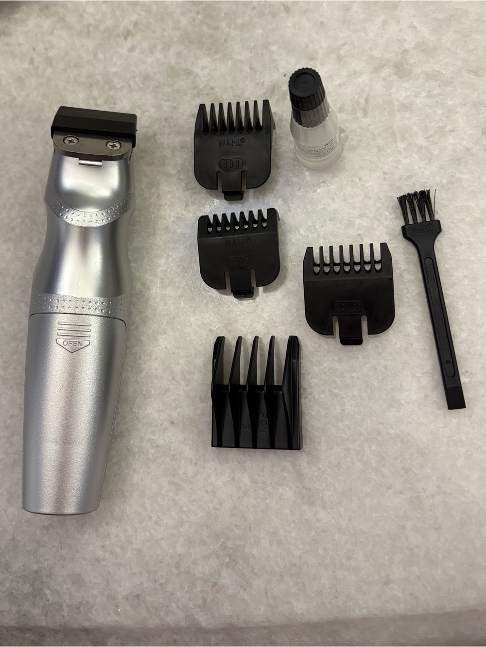 Wahl Silver Cordless Beard & Detail Trimmer with Black Guide Combs